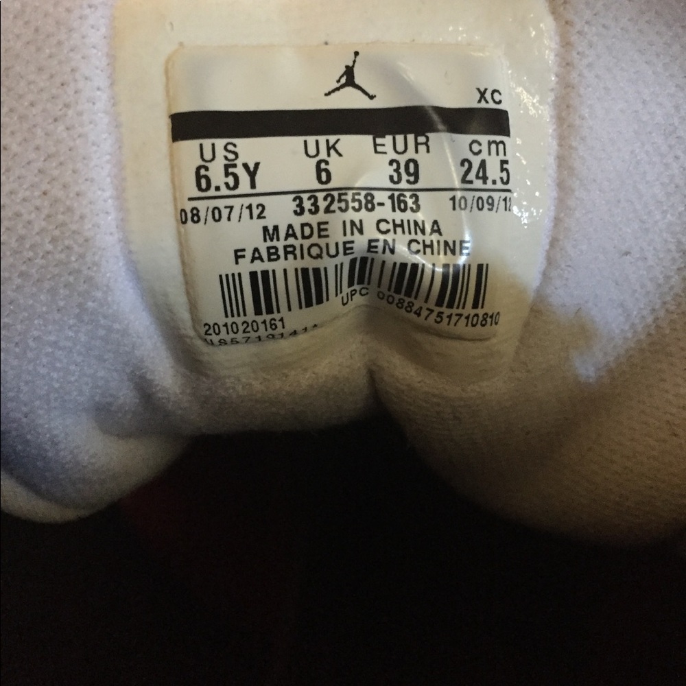 Authentic Chicago Jordans Retro 1s - Picture 4 of 8